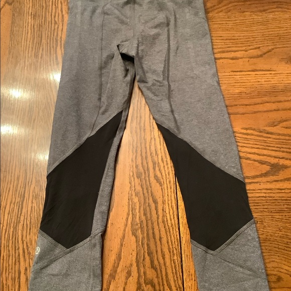 EUC Lululemon leggings size 2 - Picture 2 of 7